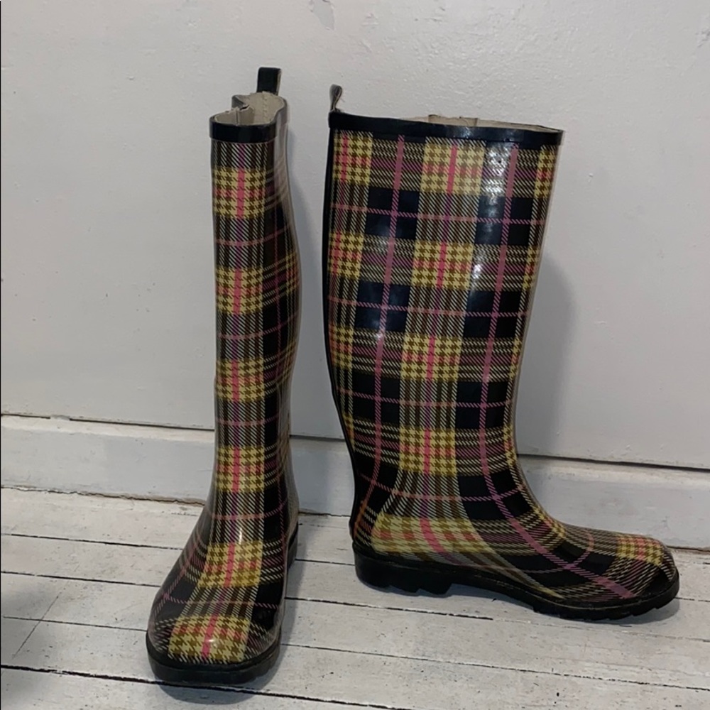 Rainboots Plaid